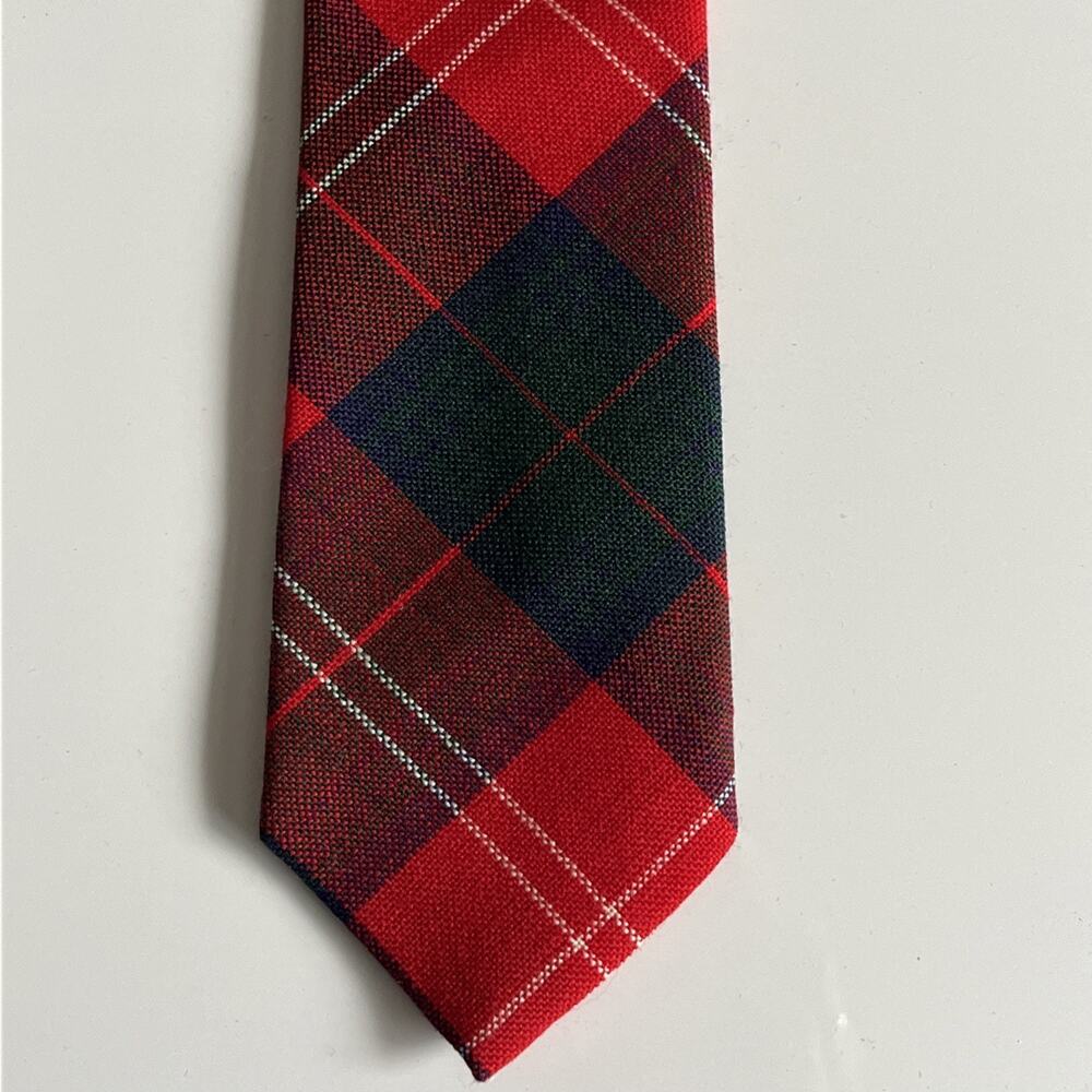 SCOTLAND Men Wool Tie CHISHOLM Tartan Woven Plaid Red Green Blue Slim 3x55